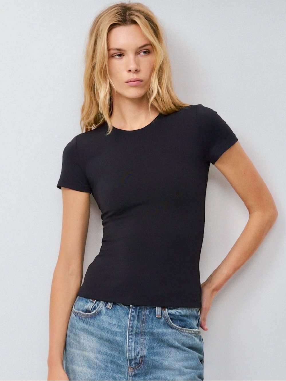 ARITZIA Original Contour Marvel Crew T-Shirt